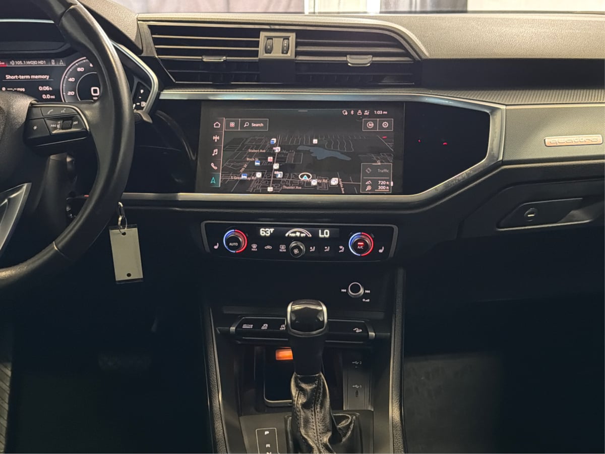 Photo 29 of this Audi Q3