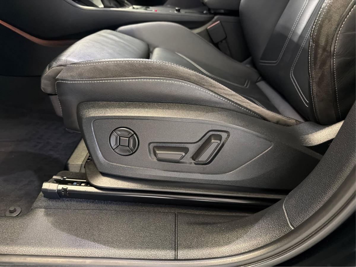 Photo 23 of this Audi Q3