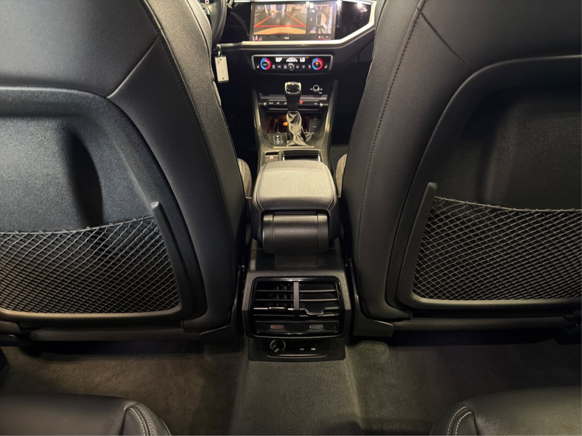 Photo 25 of this Audi Q3