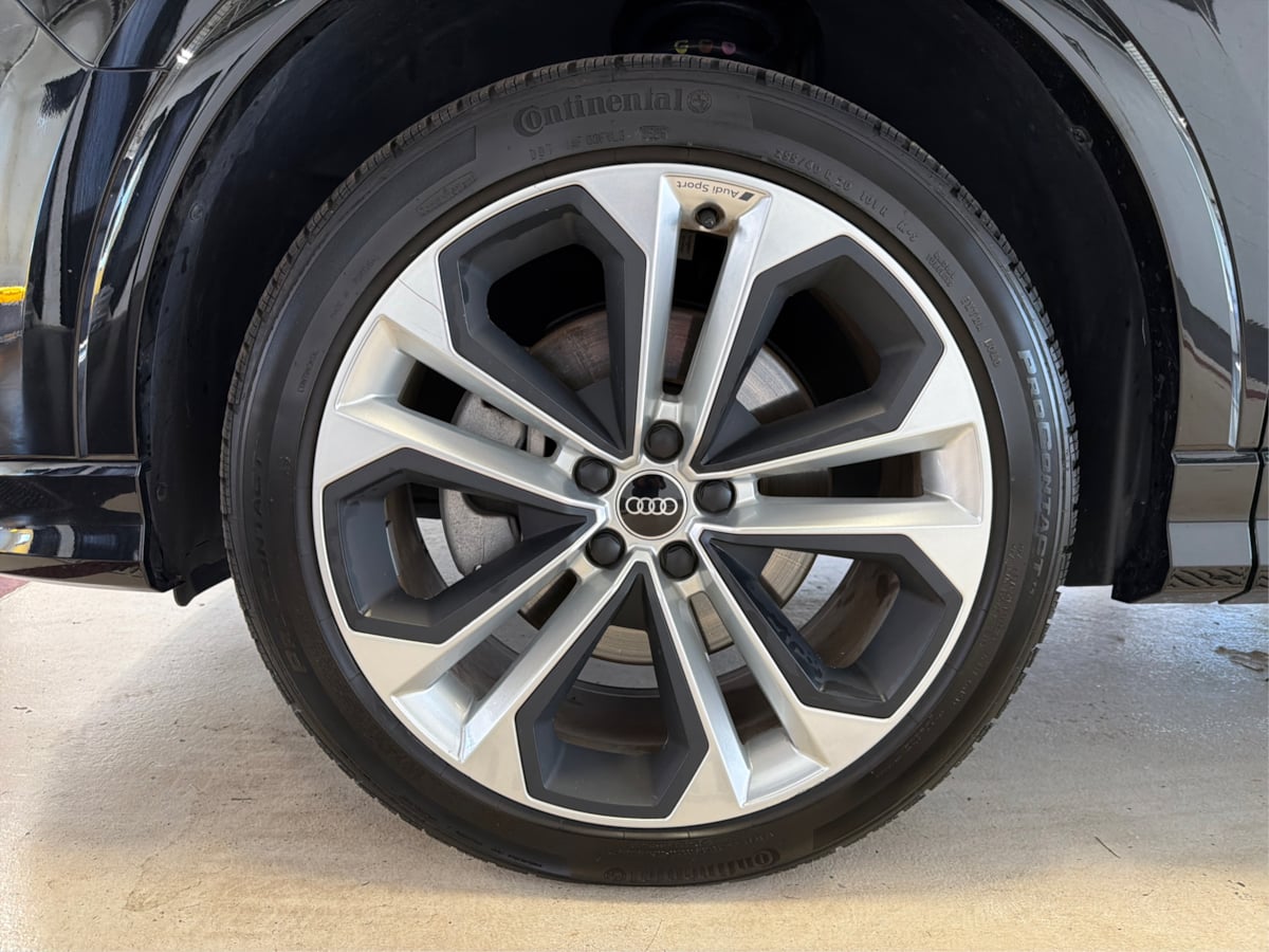 Photo 13 of this Audi Q3