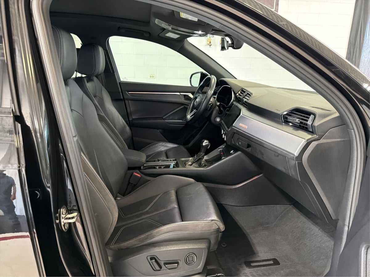 Photo 15 of this Audi Q3