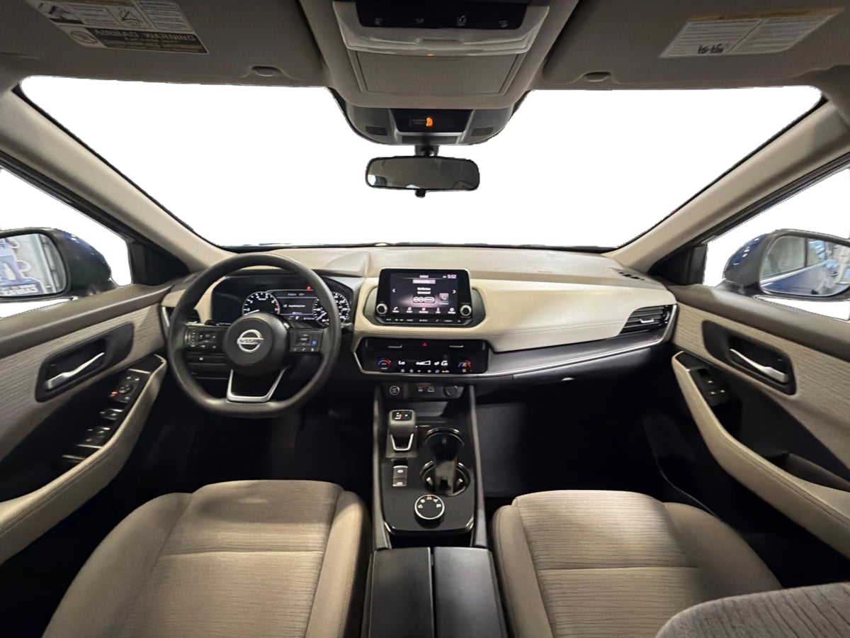 Photo 16 of this Nissan Rogue