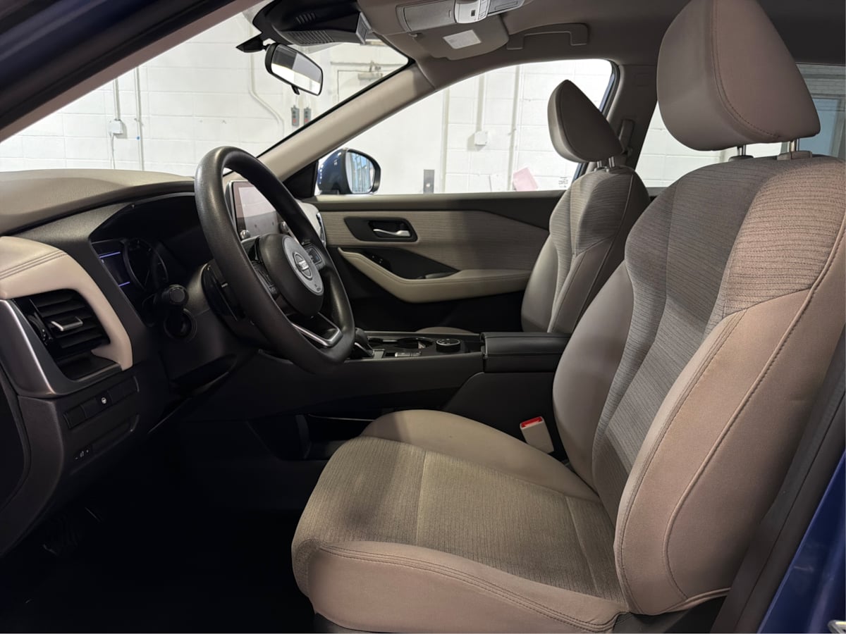 Photo 9 of this Nissan Rogue