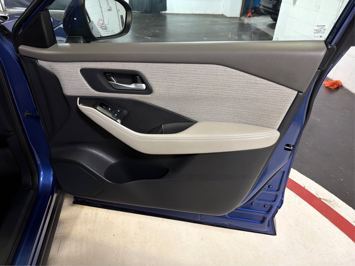 Photo 25 of this Nissan Rogue