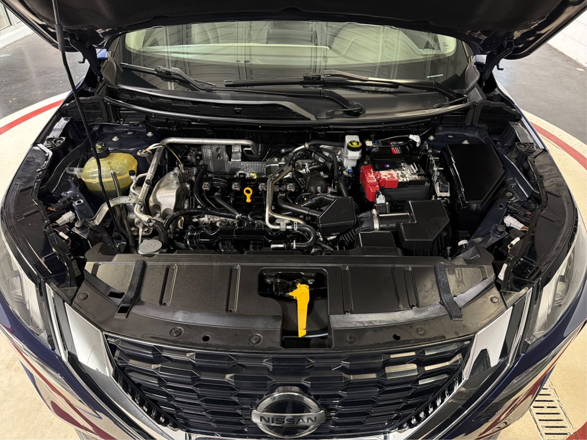 Photo 11 of this Nissan Rogue