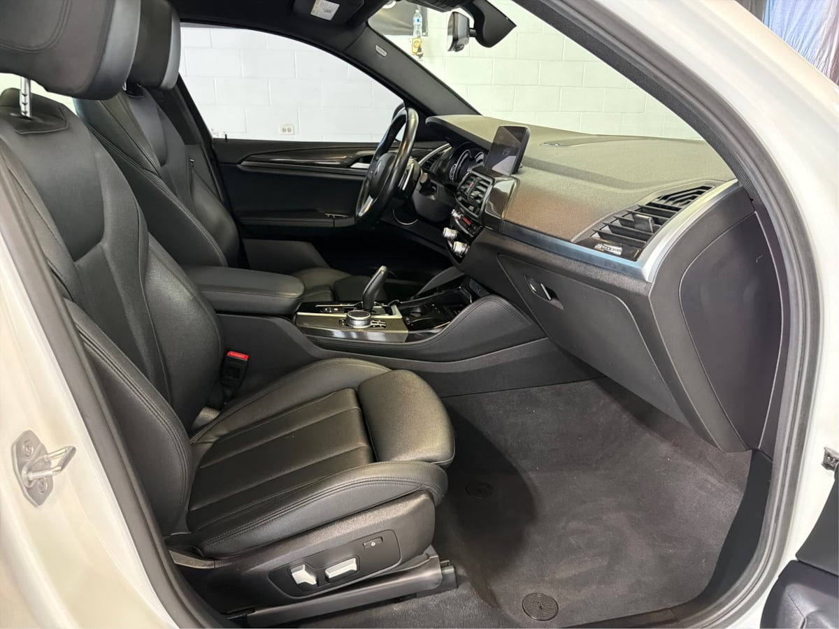 Photo 15 of this BMW X4