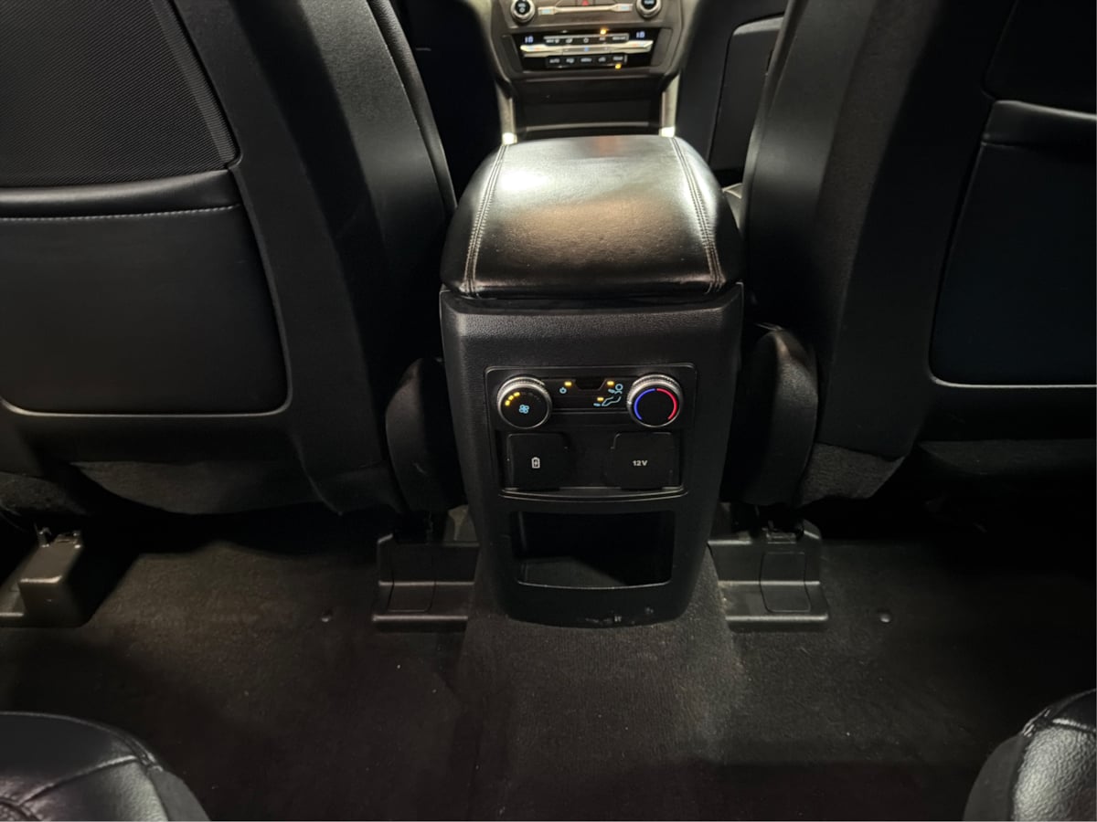 Photo 23 of this Ford Explorer