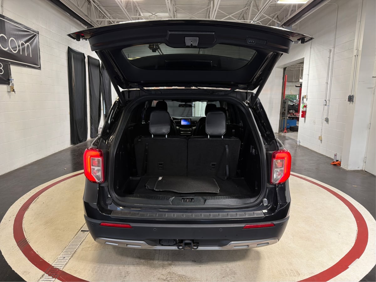 Photo 12 of this Ford Explorer