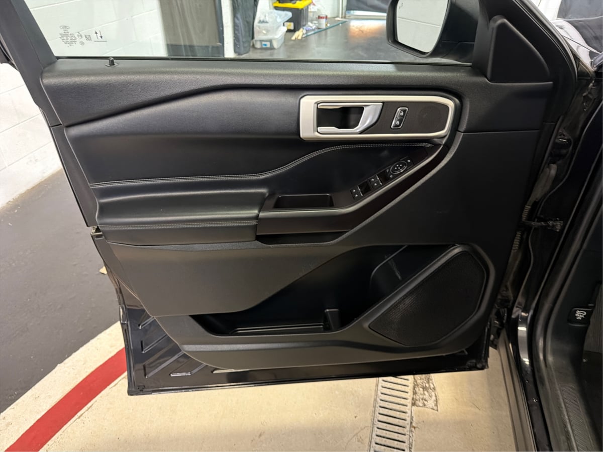 Photo 22 of this Ford Explorer