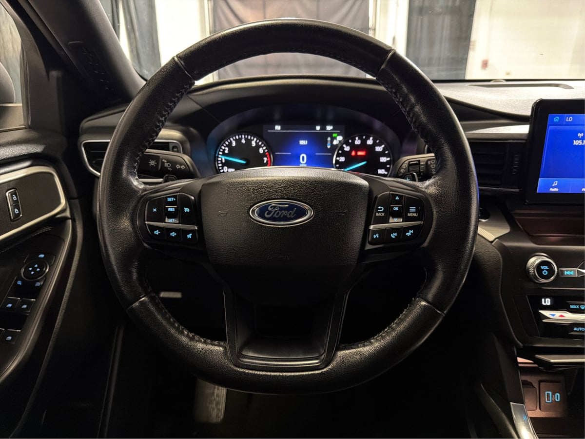 Photo 20 of this Ford Explorer