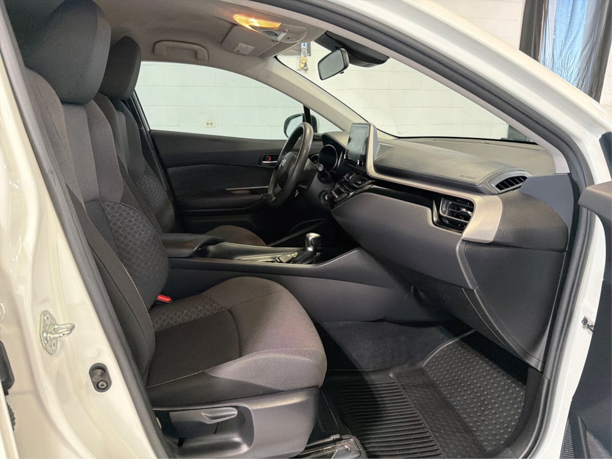 Photo 14 of this Toyota C-HR