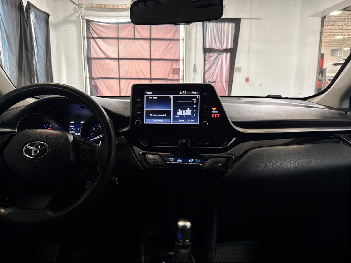 Photo 17 of this Toyota C-HR