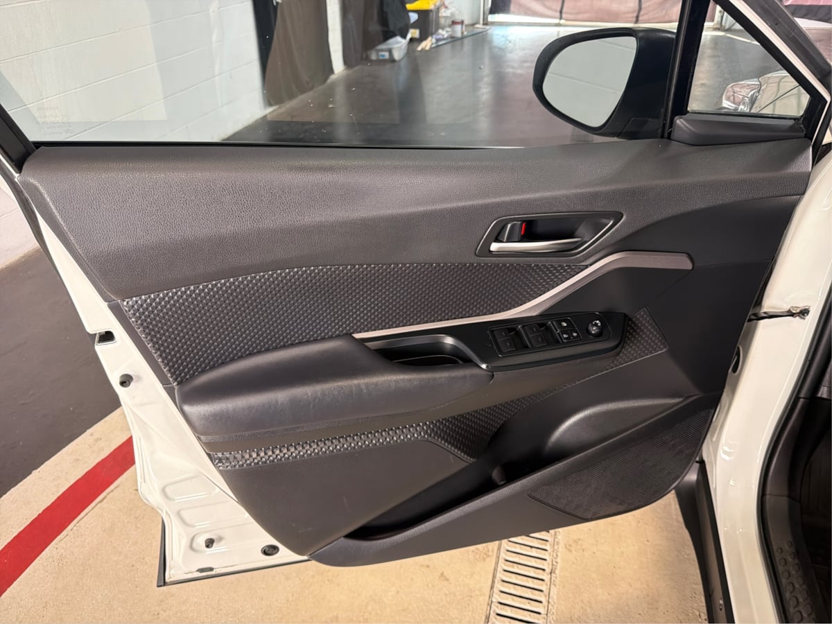 Photo 22 of this Toyota C-HR