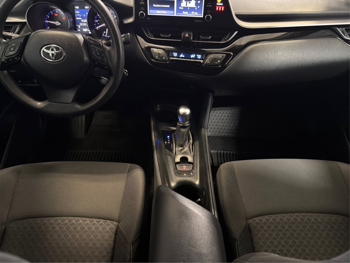 Photo 19 of this Toyota C-HR