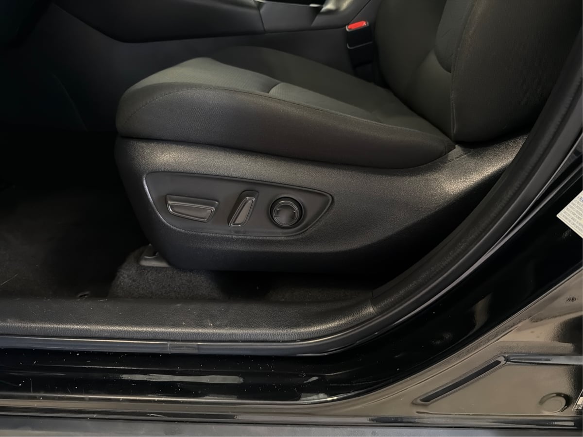 Photo 22 of this Toyota RAV4