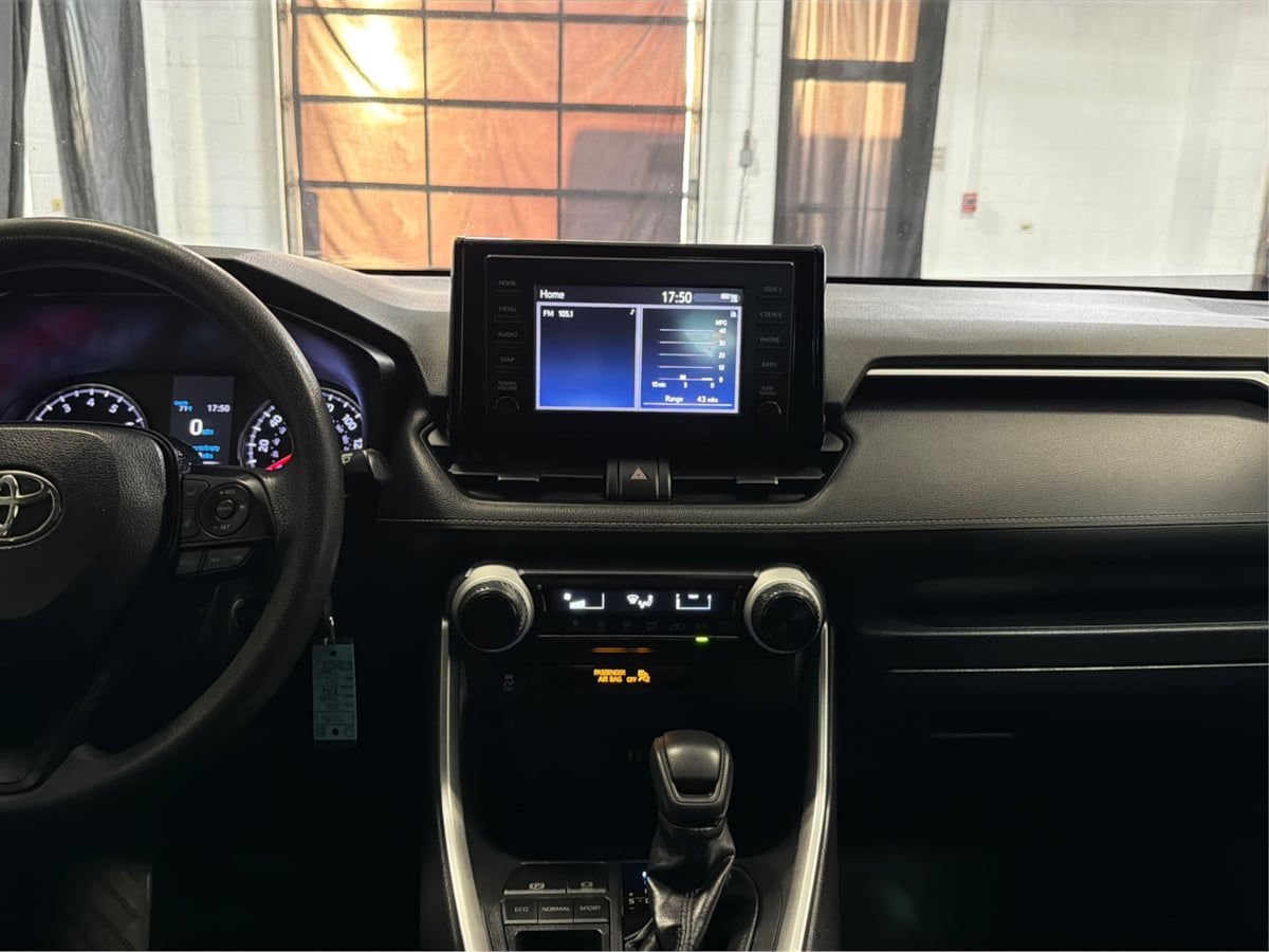 Photo 16 of this Toyota RAV4