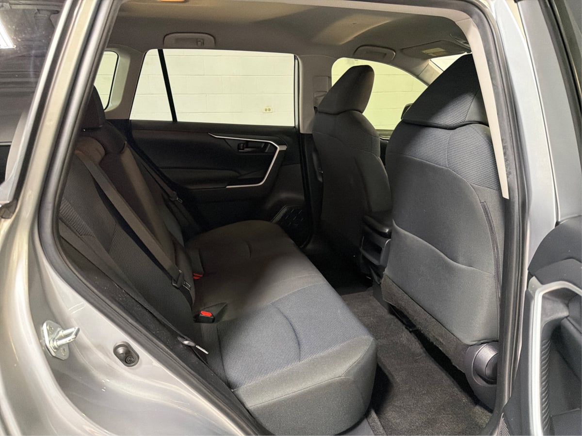Photo 15 of this Toyota RAV4