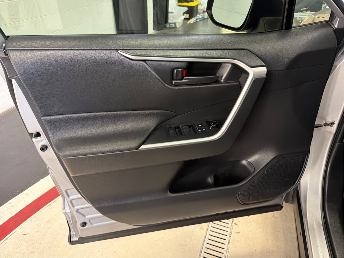 Photo 20 of this Toyota RAV4