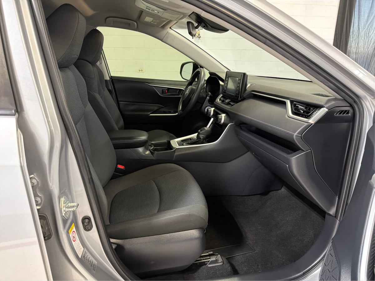 Photo 14 of this Toyota RAV4