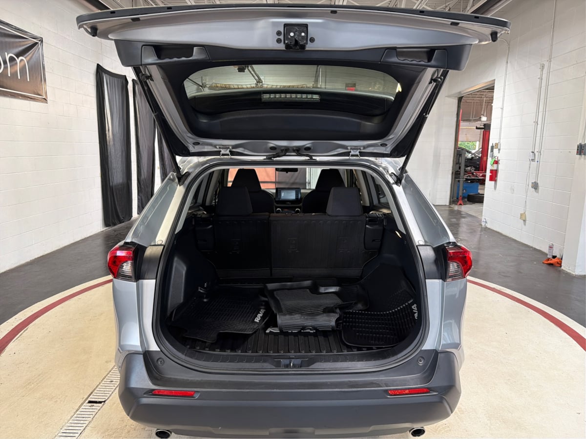Photo 12 of this Toyota RAV4