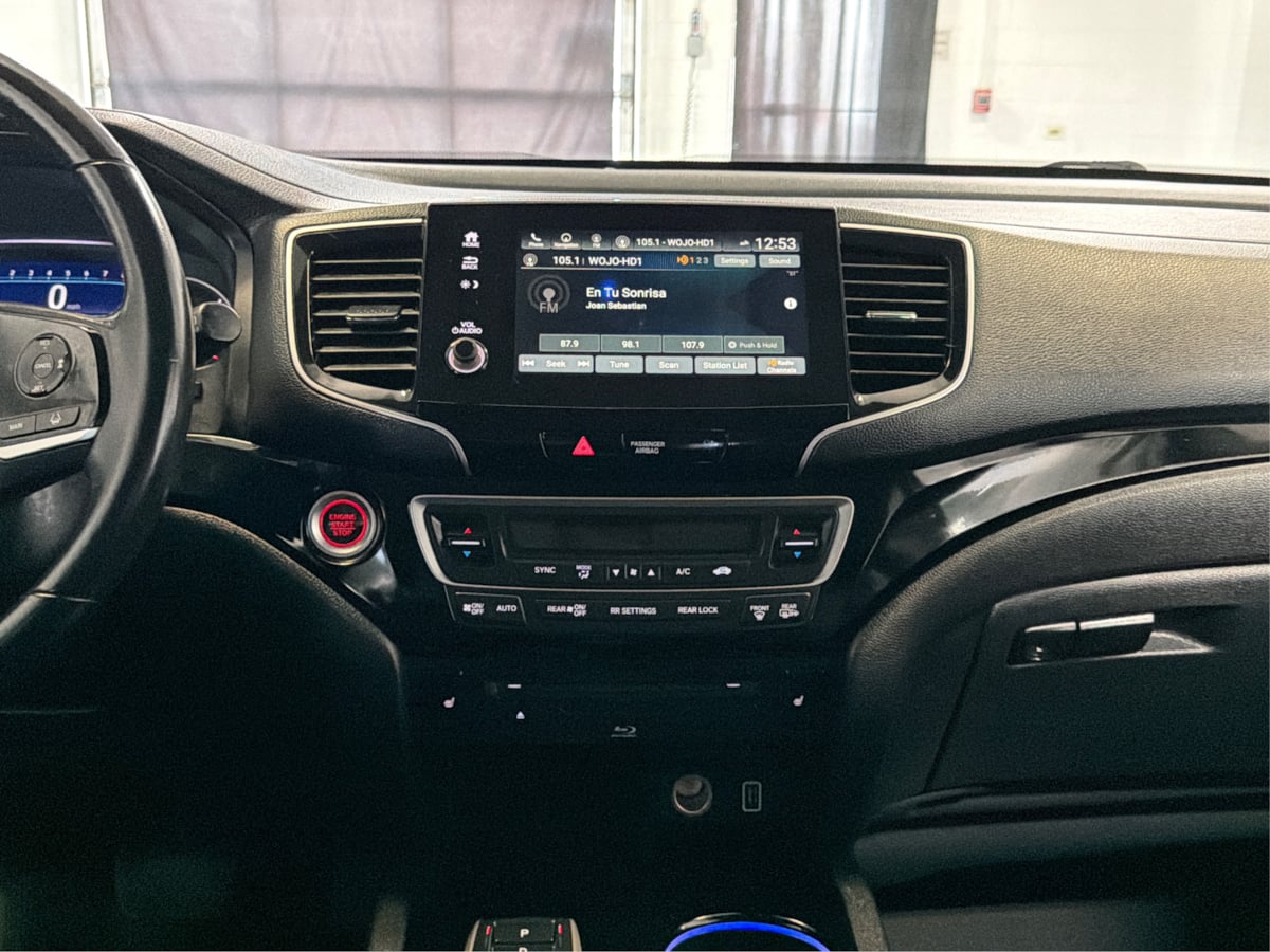 Photo 17 of this Honda Pilot
