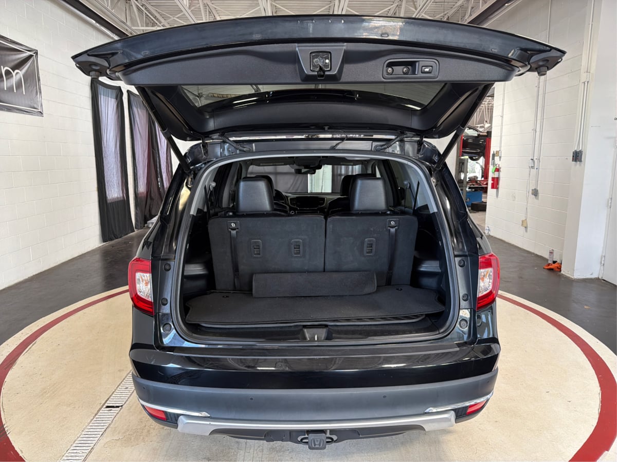 Photo 12 of this Honda Pilot