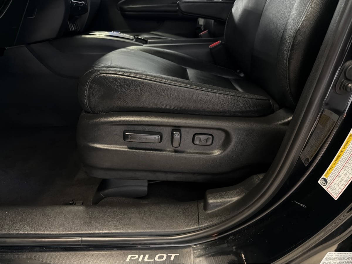 Photo 21 of this Honda Pilot