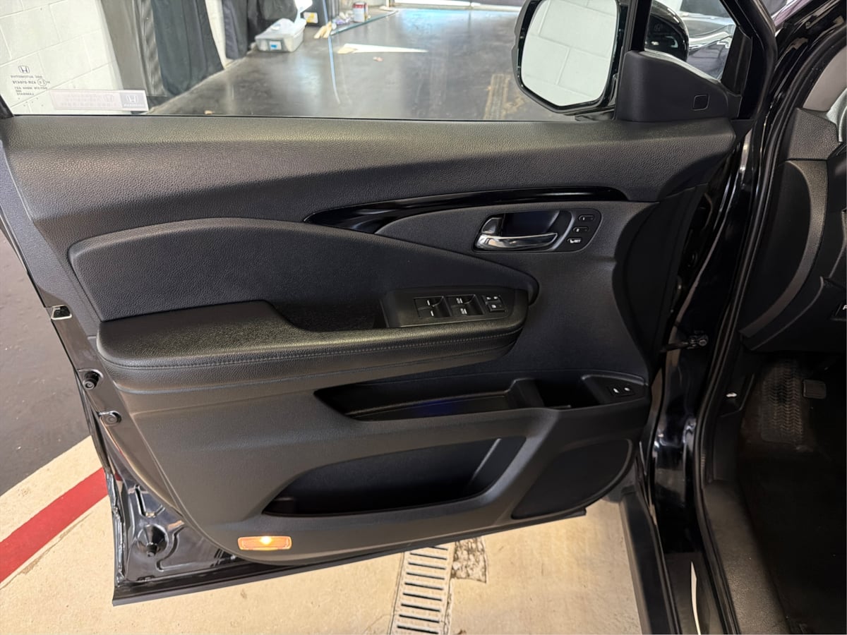 Photo 22 of this Honda Pilot