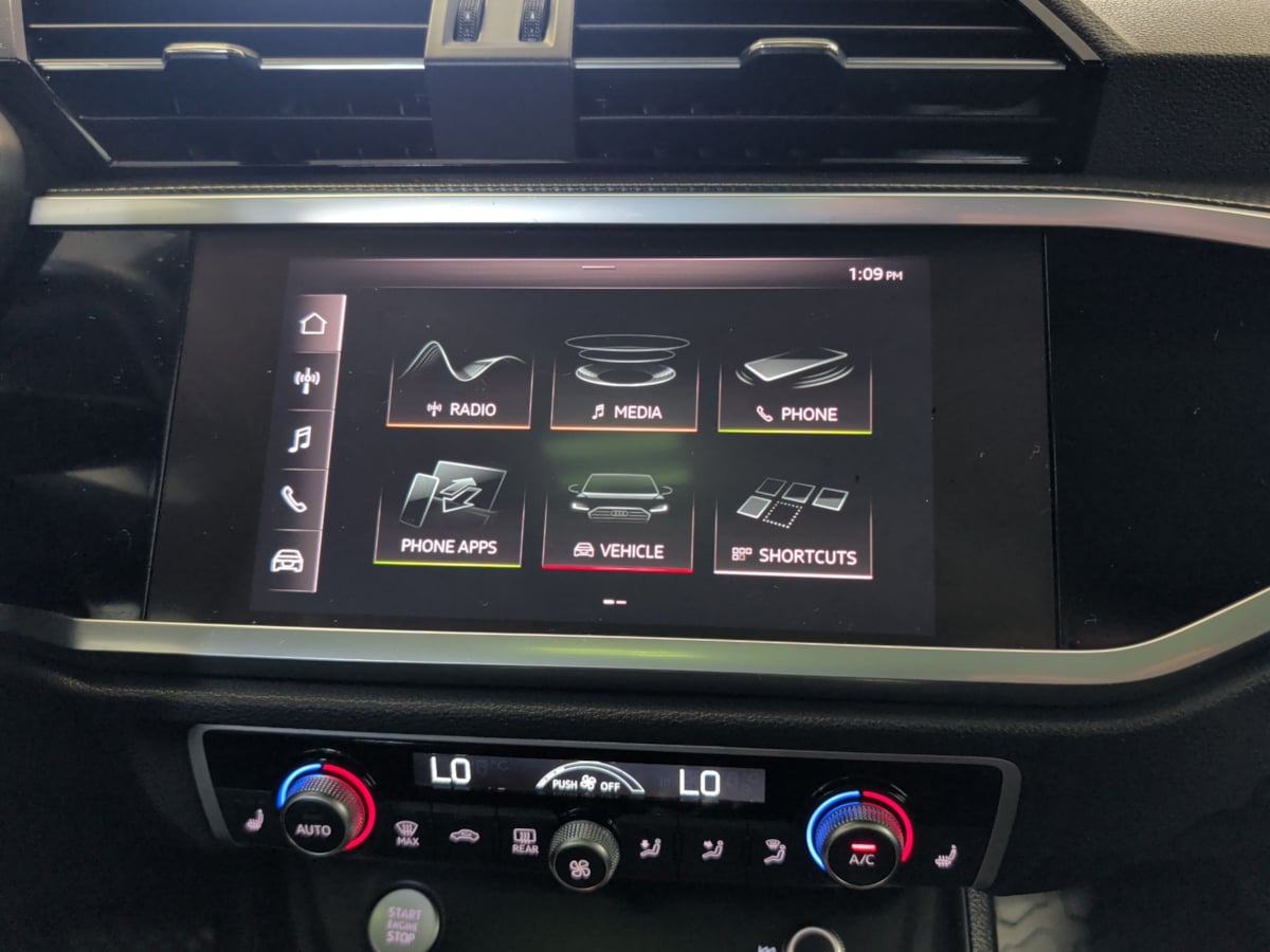 Photo 17 of this Audi Q3