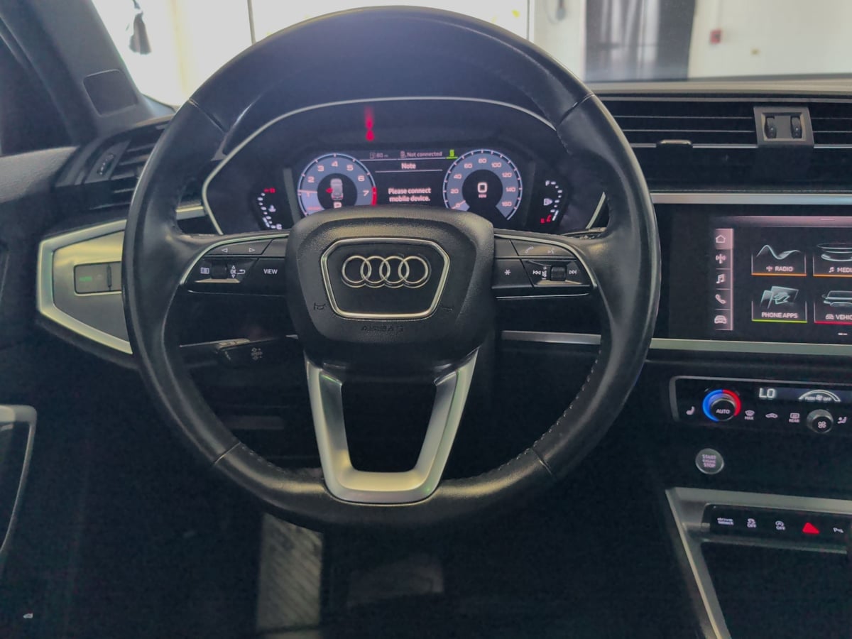 Photo 20 of this Audi Q3