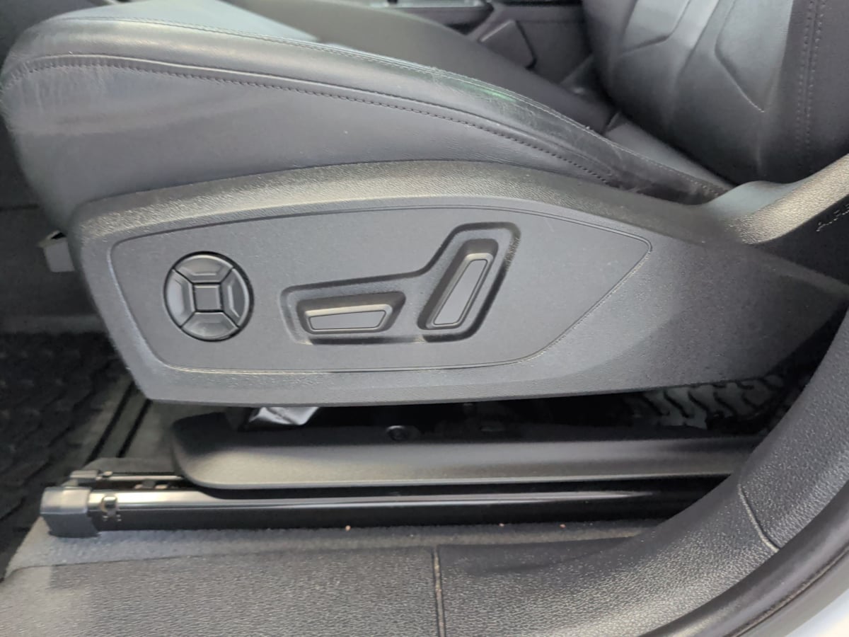 Photo 21 of this Audi Q3