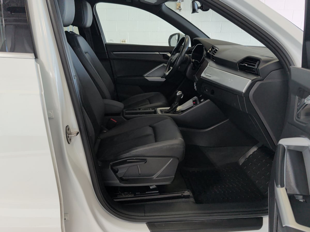 Photo 15 of this Audi Q3