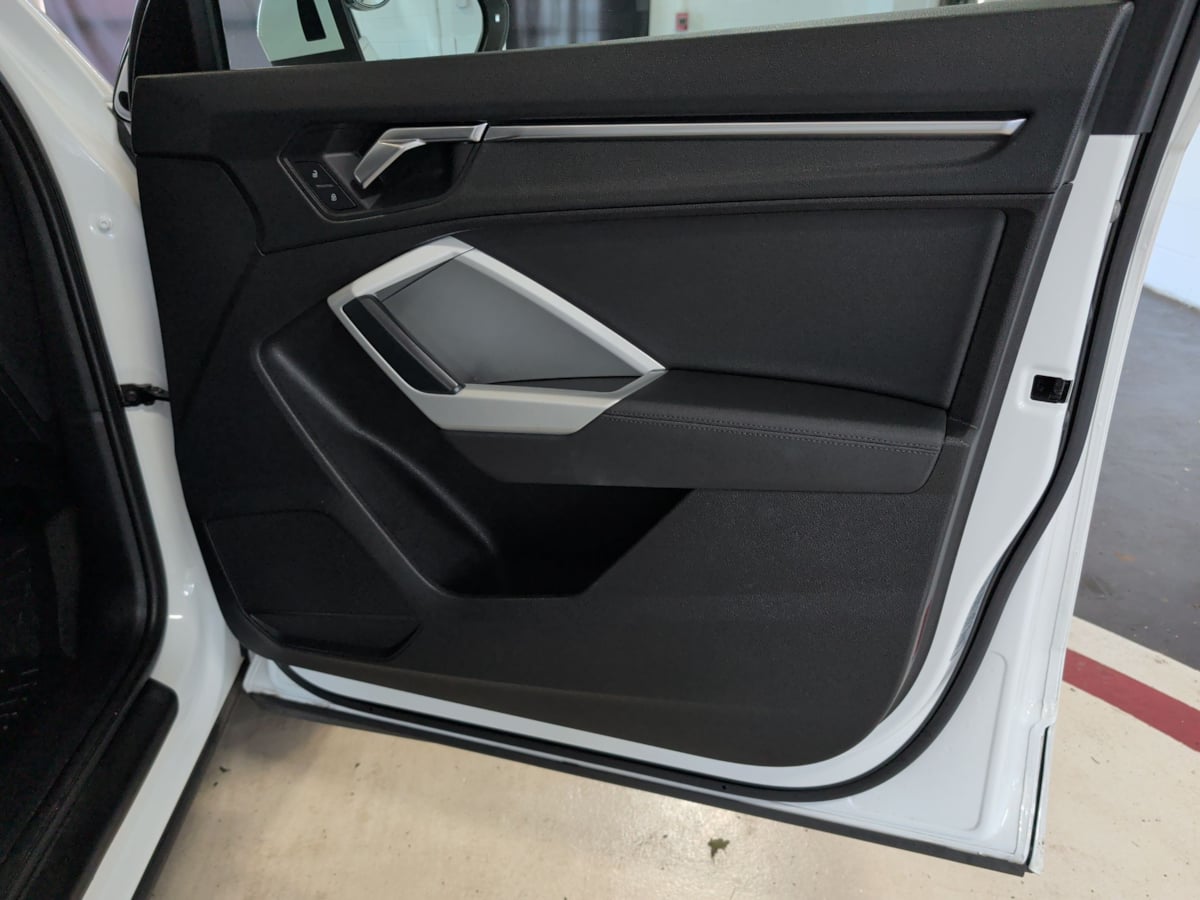Photo 25 of this Audi Q3