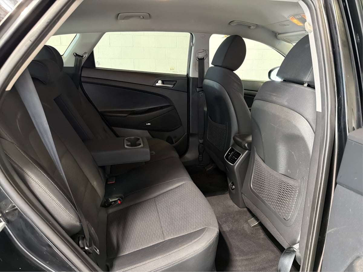 Photo 16 of this Hyundai Tucson