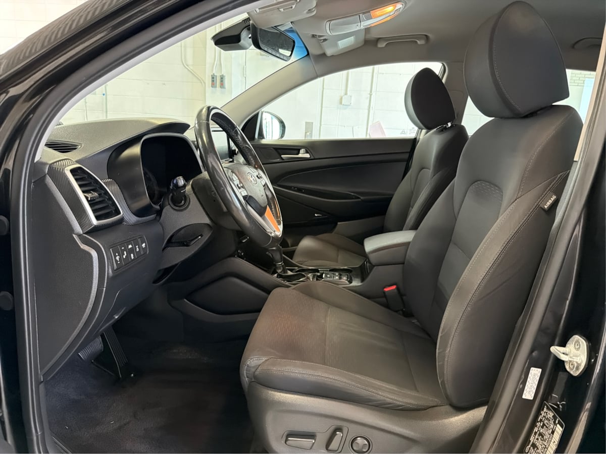 Photo 9 of this Hyundai Tucson