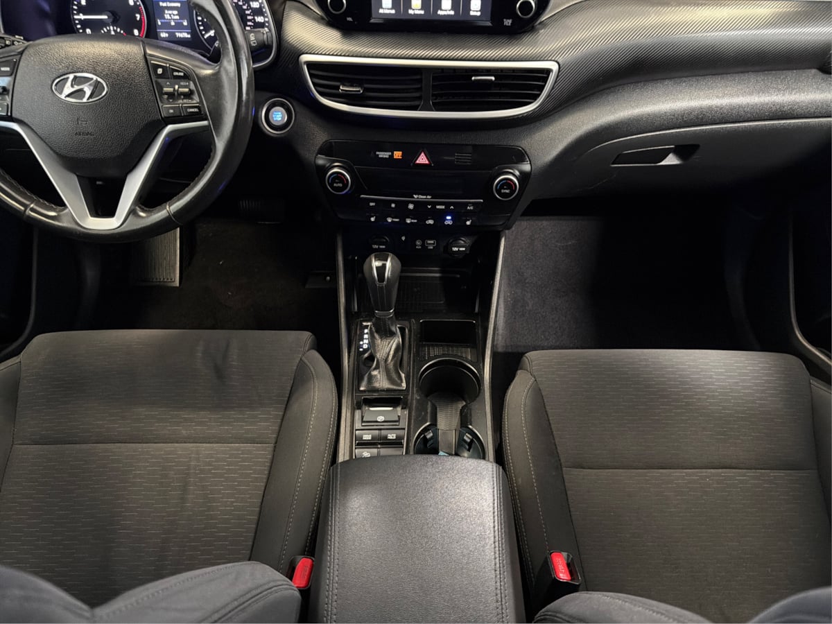 Photo 18 of this Hyundai Tucson