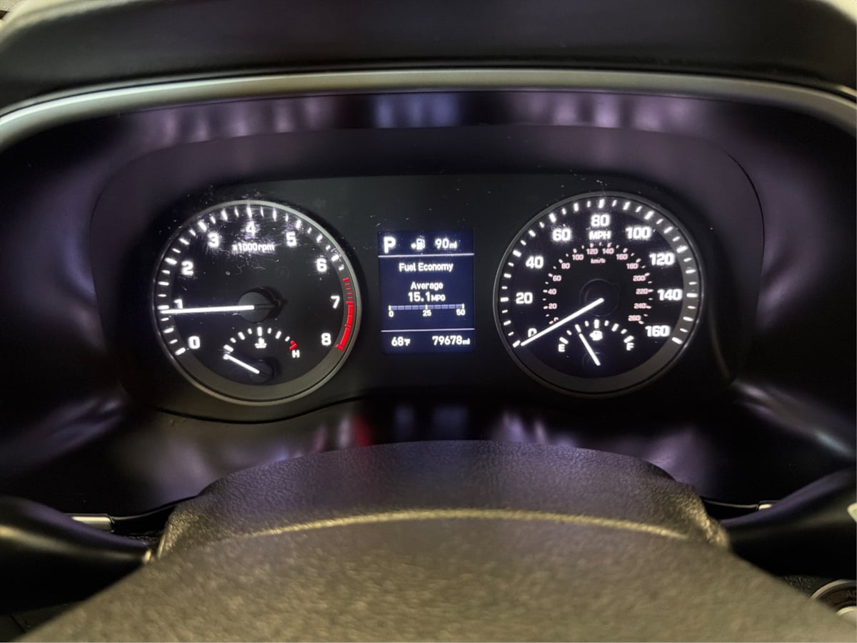 Photo 19 of this Hyundai Tucson