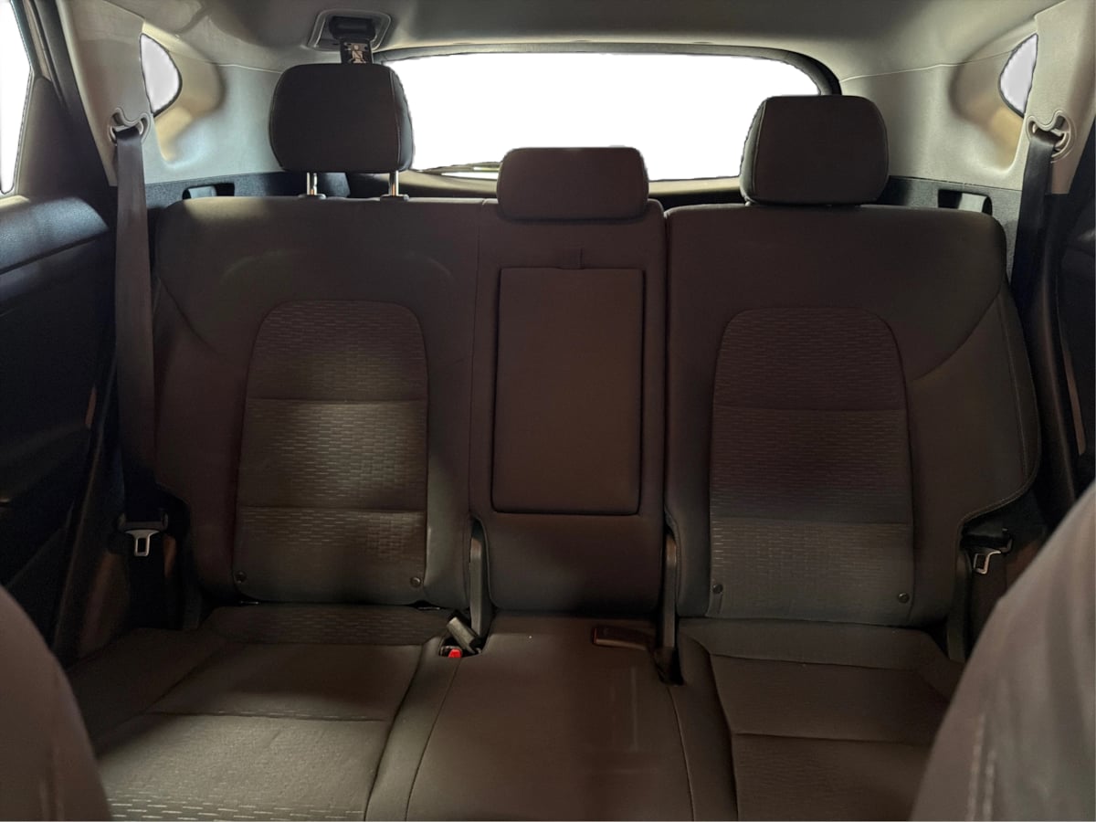 Photo 27 of this Hyundai Tucson