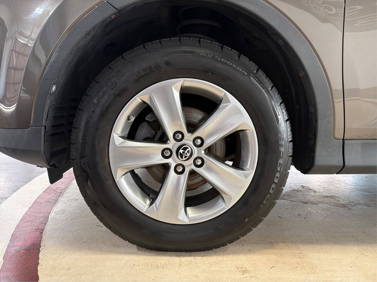 Photo 13 of this Toyota RAV4
