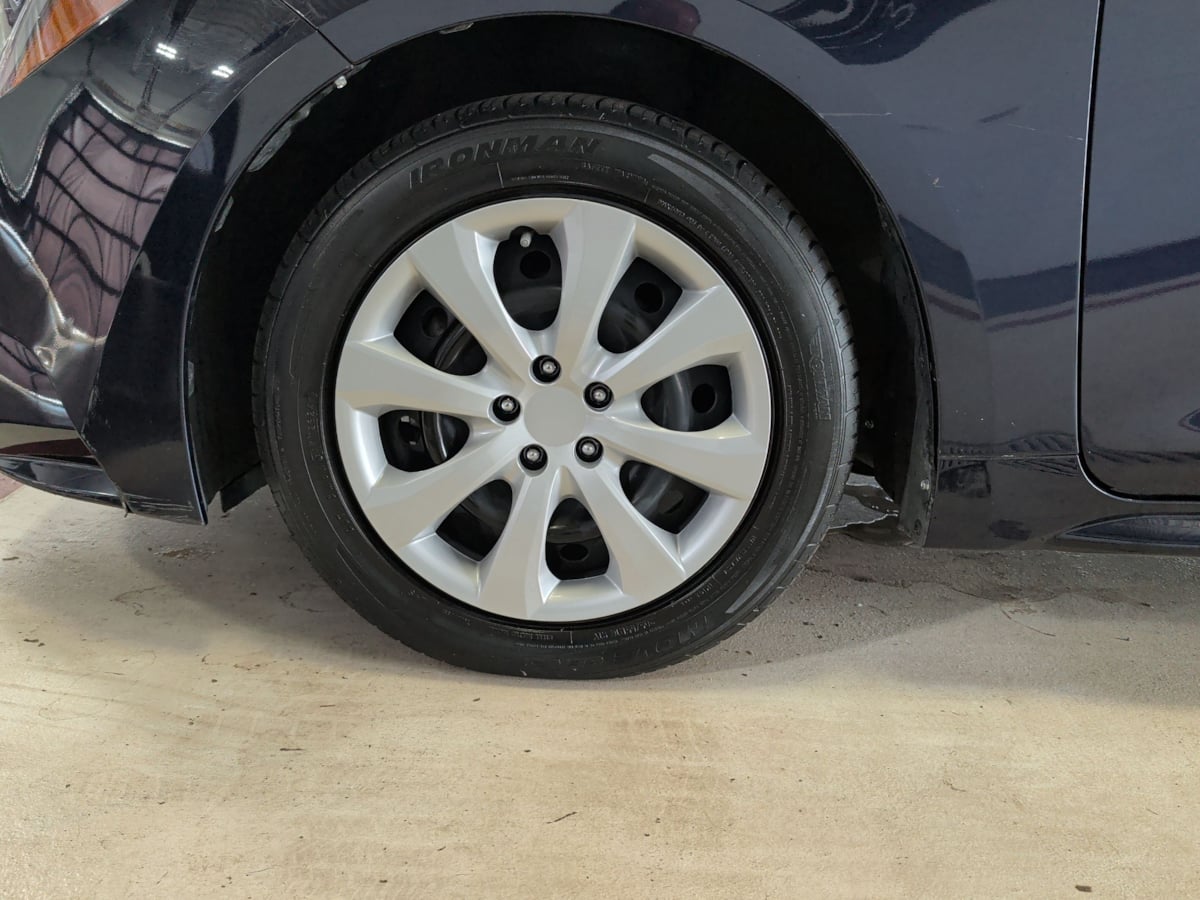 Photo 13 of this Toyota Corolla