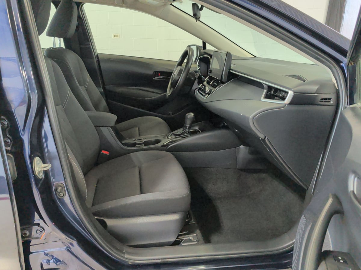 Photo 14 of this Toyota Corolla