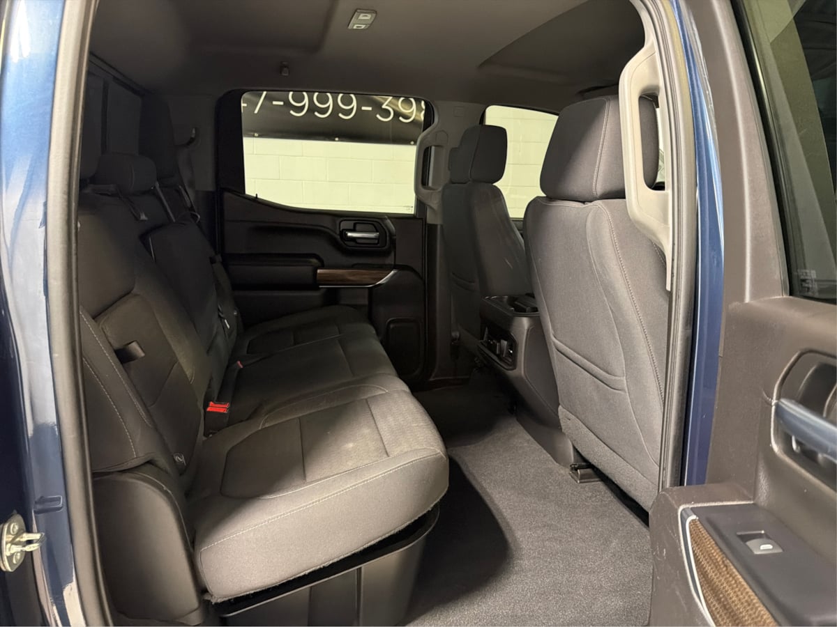 Photo 15 of this Chevrolet Silverado 1500
