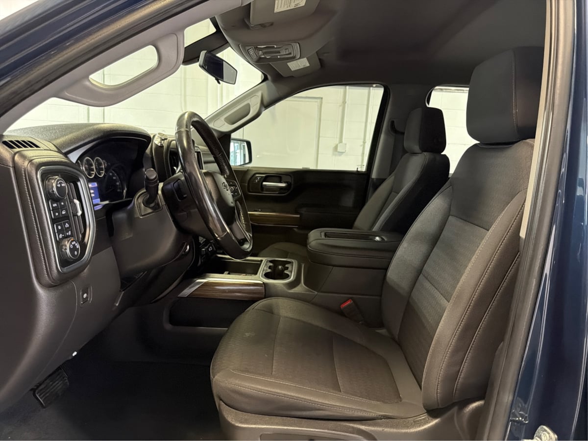 Photo 9 of this Chevrolet Silverado 1500