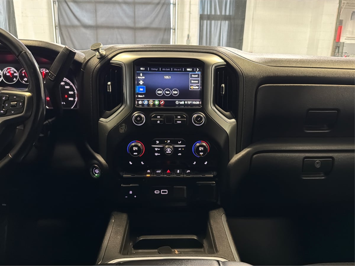 Photo 16 of this Chevrolet Silverado 1500