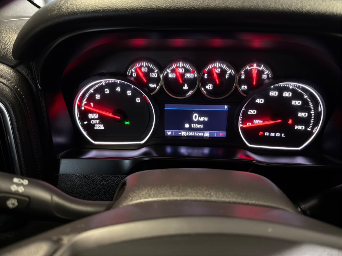 Photo 18 of this Chevrolet Silverado 1500