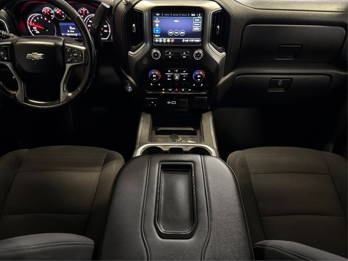 Photo 17 of this Chevrolet Silverado 1500