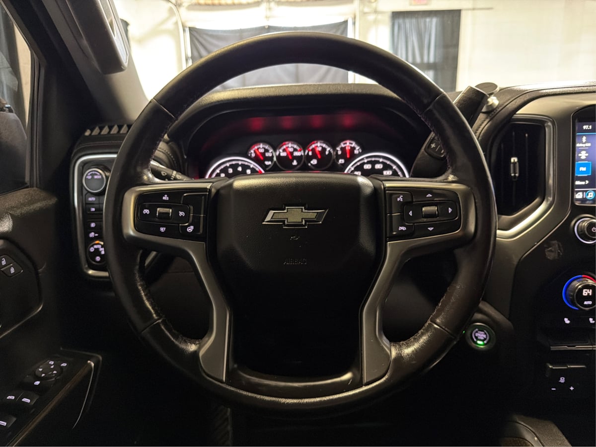 Photo 19 of this Chevrolet Silverado 1500