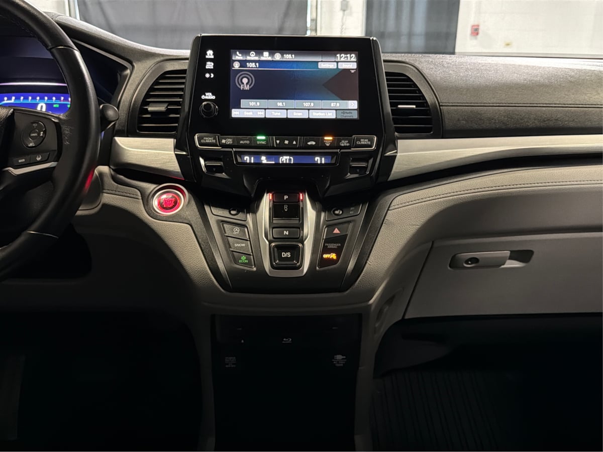 Photo 17 of this Honda Odyssey