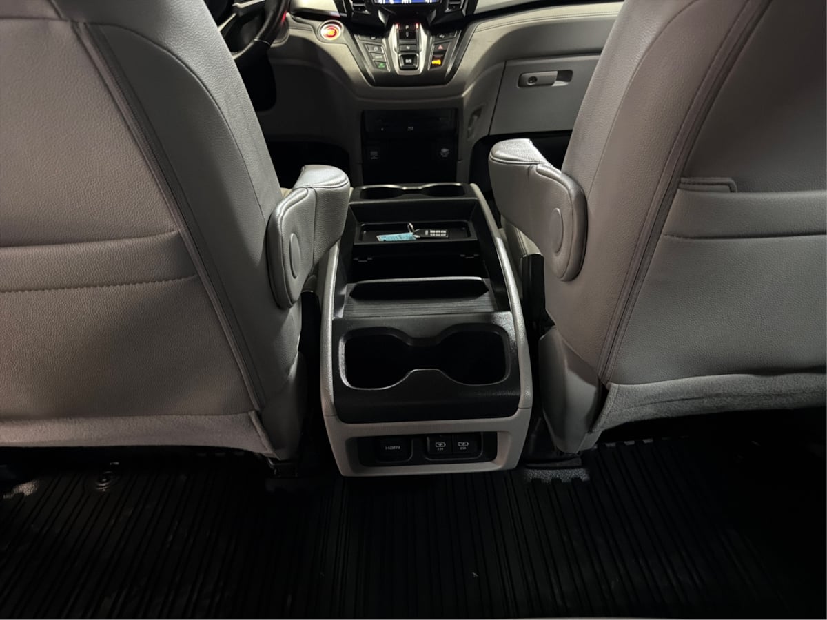 Photo 24 of this Honda Odyssey