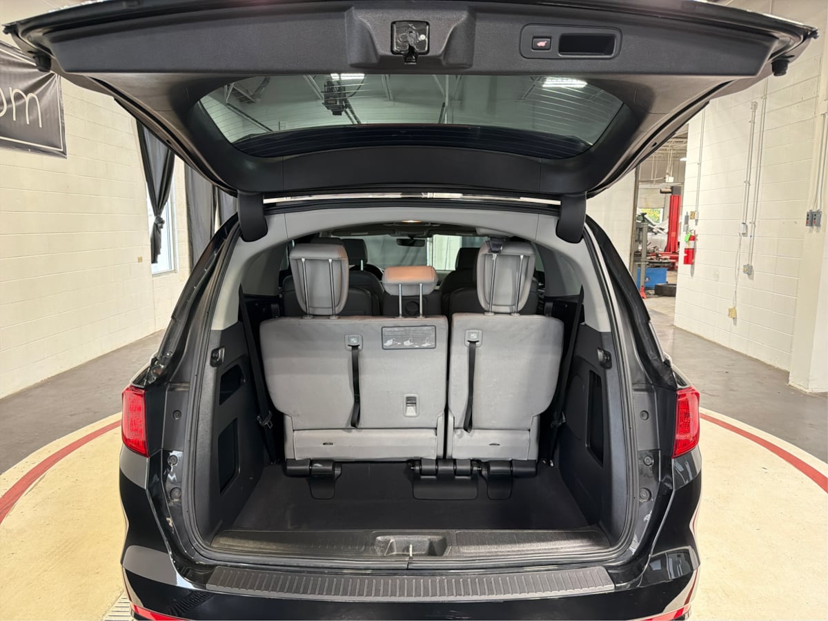 Photo 12 of this Honda Odyssey